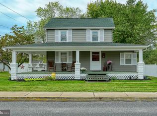 38 Main St, Seven Valleys, PA 17360