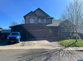620 N 8th St, Carlton, OR