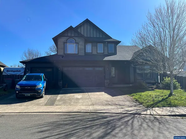 620 N 8th St, Carlton, OR 97111