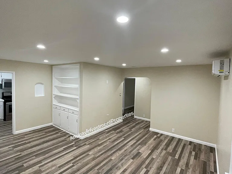 1909 Berkeley Ave — Photo 1