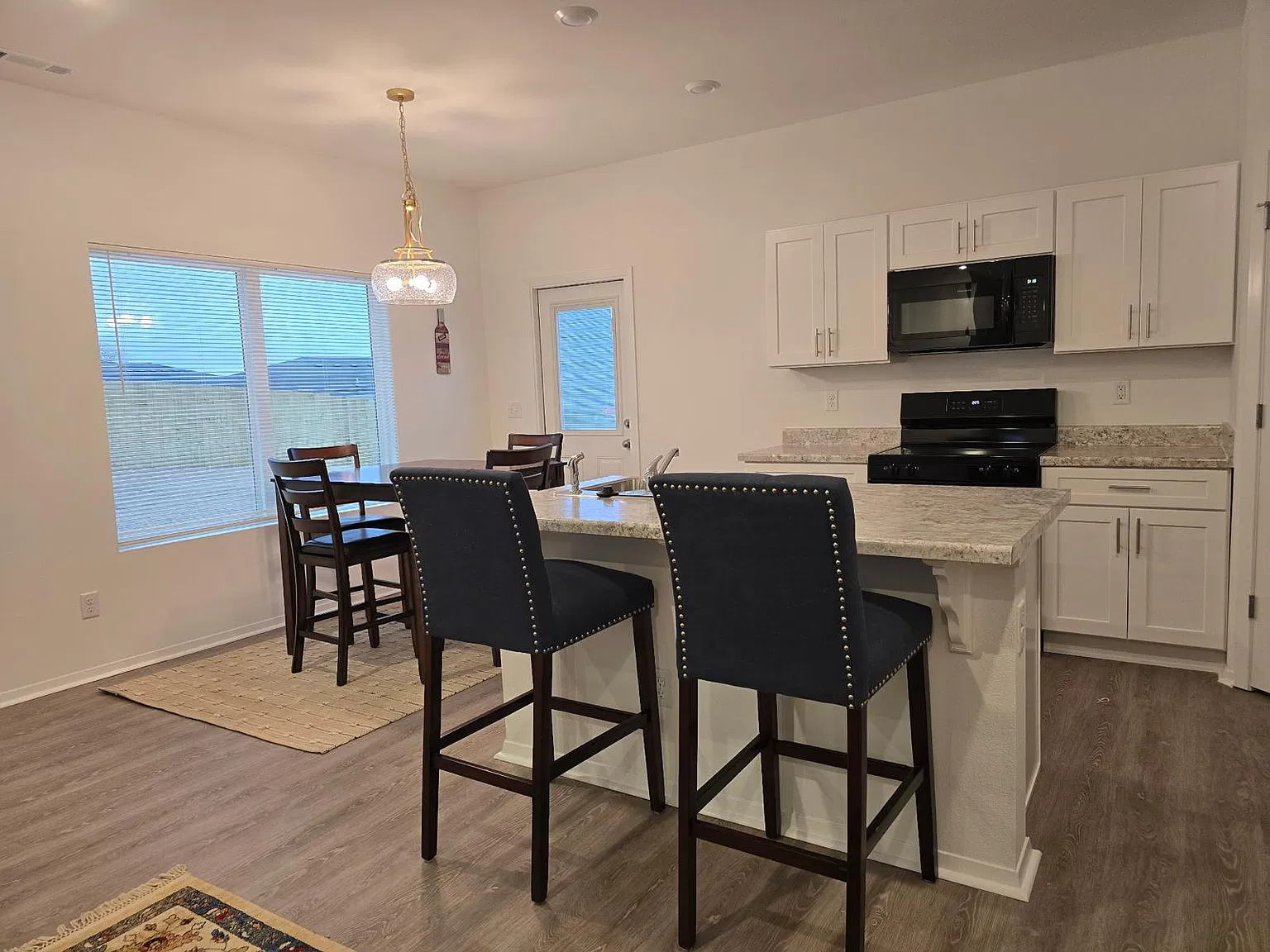 3 bed, 1466 sqft, $1,600 — Photo 3