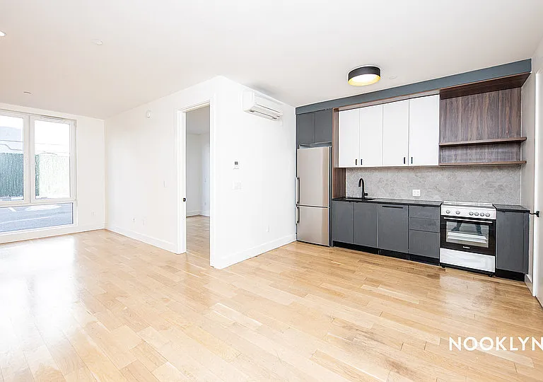 16 Charles Pl #2D — Photo 5