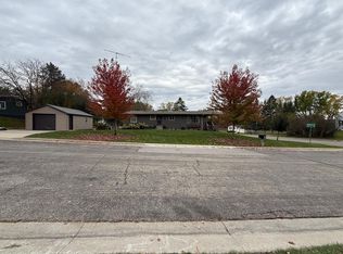 2904 Knollwood Dr SE, Rochester, MN 55904