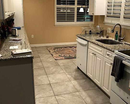 Large kitchen with tons of storage