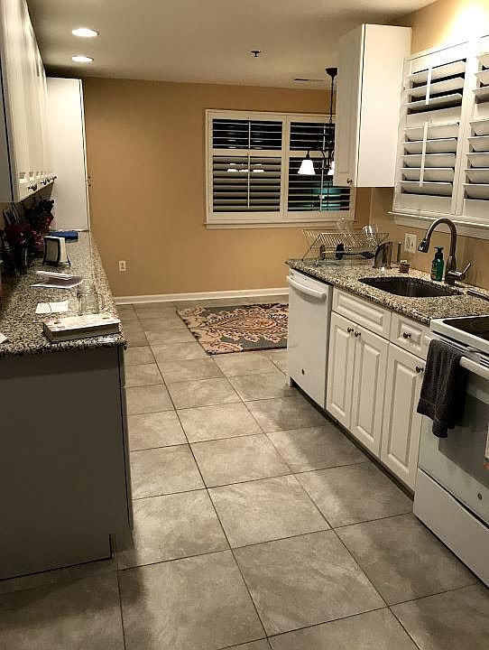 Large kitchen with tons of storage