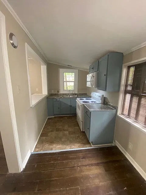 4 bed, 2.0 bath, 1200 sqft, $1,250 — Photo 2