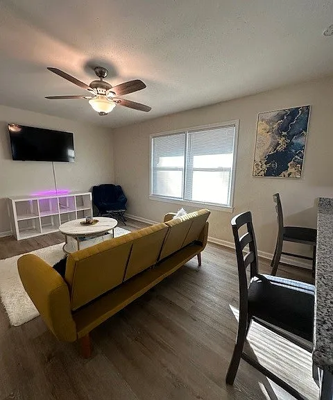 Songwood Dr — Photo 1