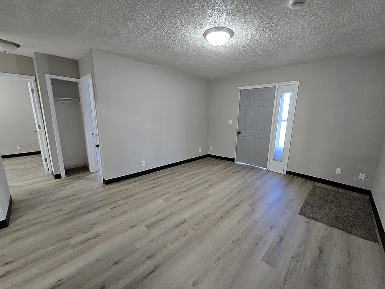 1125 N Barclay St — Photo 5