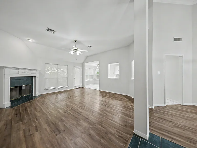 2412 Wilshire Dr — Photo 9