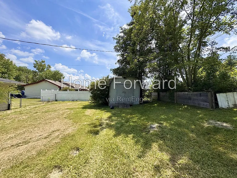 122 Estonia Dr — Photo 18
