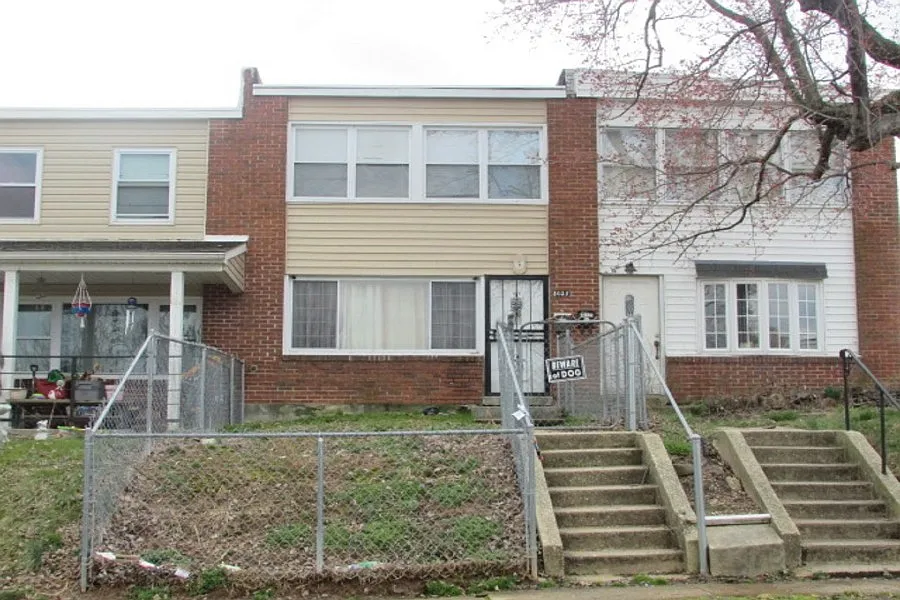 8023 Bank St photo 1