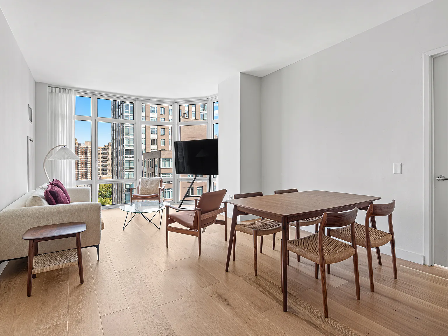555 W 59th St — Photo 1