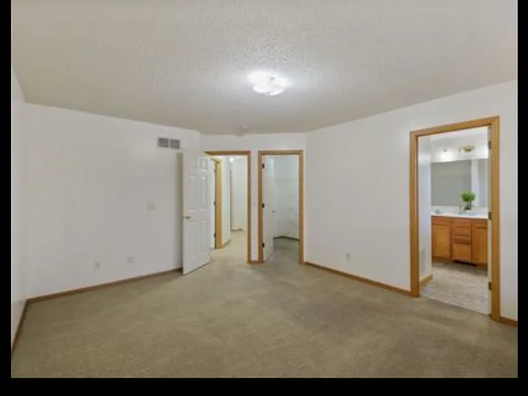 10012 Iris Ln — Photo 4