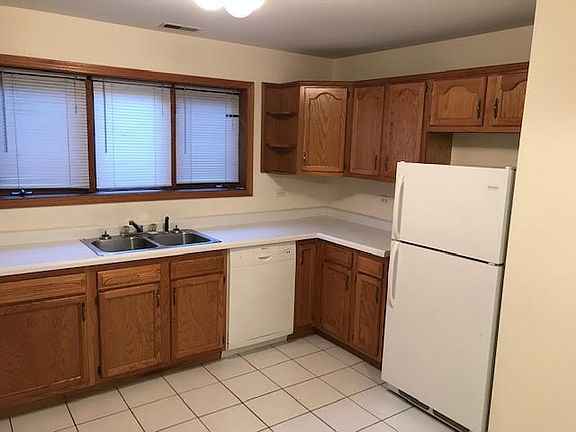 2nd image of 5614 W Higgins Ave APT 1W