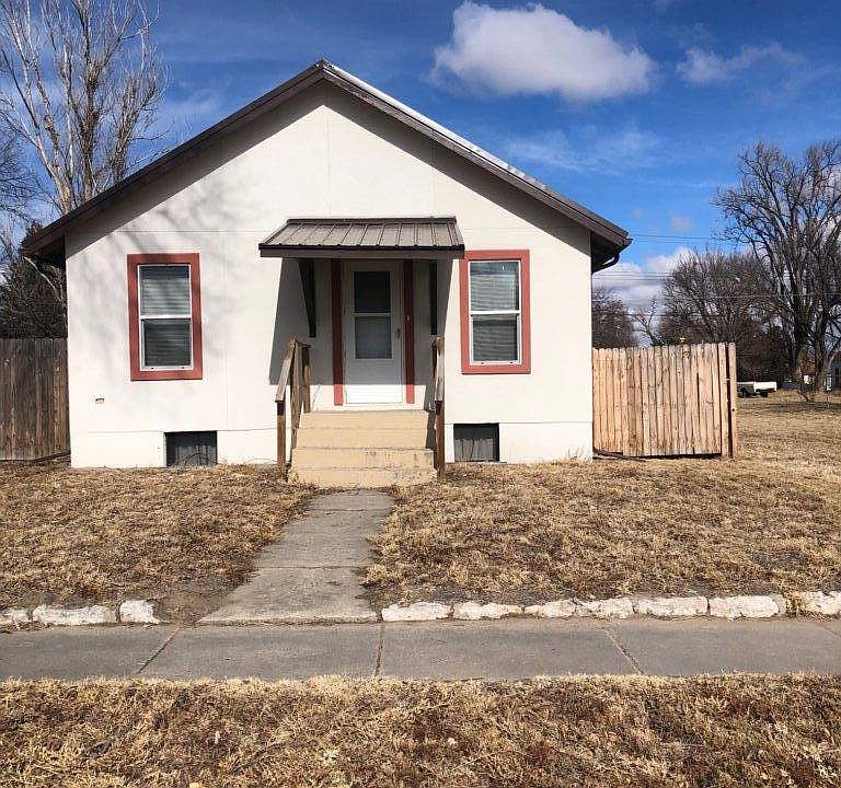 1st image of 209 W Avenue I
