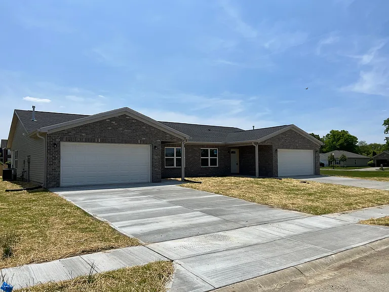 118 Burgundy Dr — Photo 12
