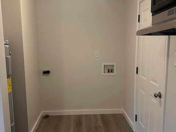 4th image of 2306 Lewis Ave