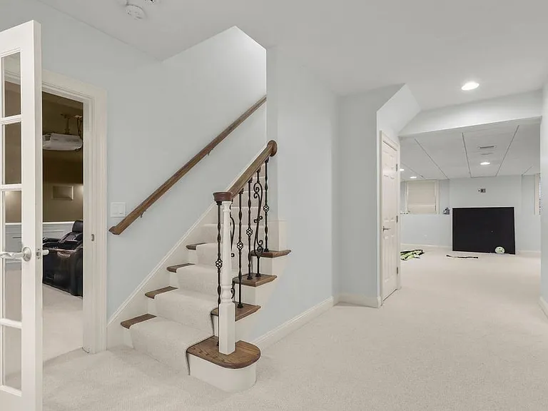12 Ronald C Meyer Dr — Photo 23
