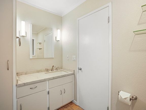 3rd image of 16815 Little Hill Ln