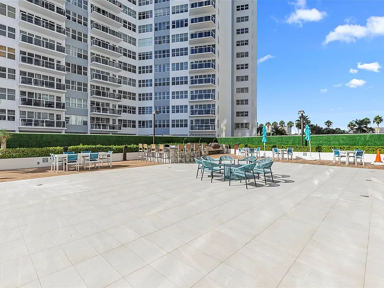 3750 Galt Ocean Dr #209 — Photo 24