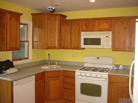 2nd image of 2386 Woodland Ave
