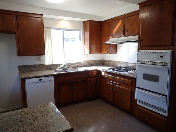 3rd image of 9031 Ellsworth Dr