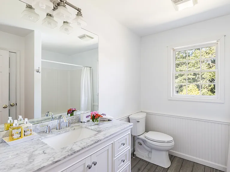 27 Edwards Ave — Photo 18