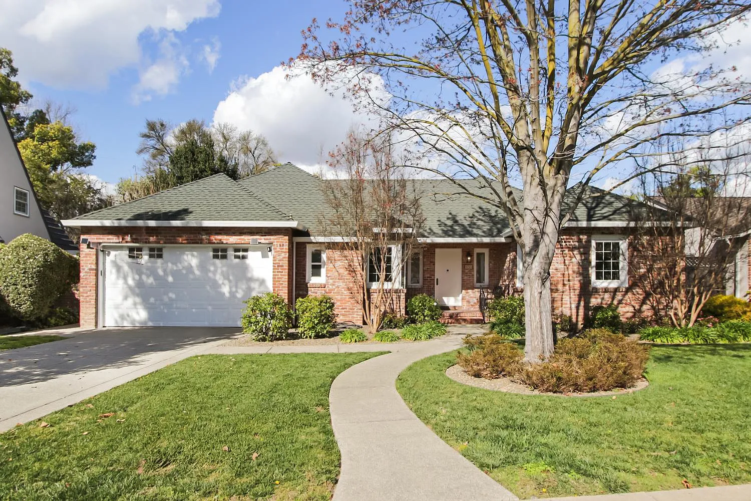 1233 Robertson Way photo 1