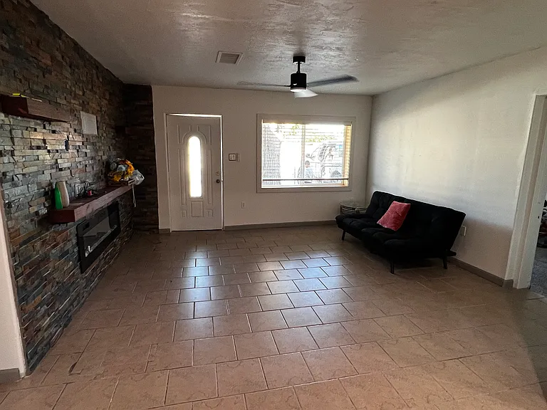 1030 Joy Ln — Photo 10