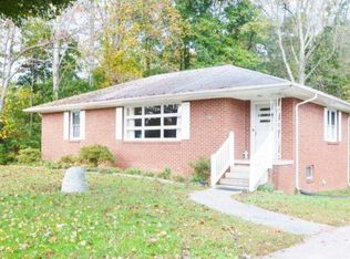 1004 N Graham Hopedale Rd, Burlington, NC 27217