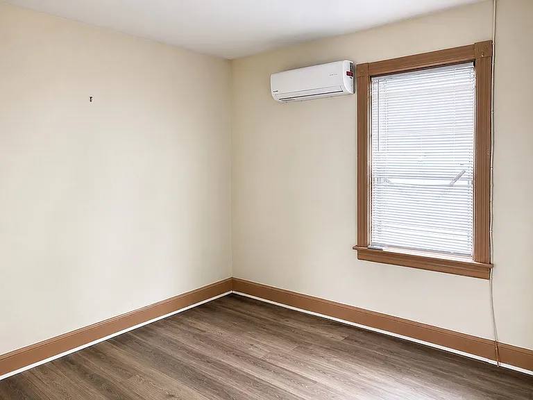 41 Bain St #1 — Photo 4