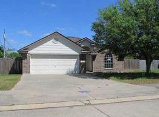 1176 Thomas Dr, Angleton, TX 77515