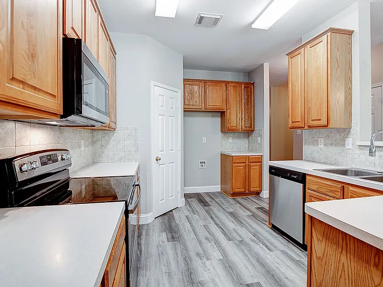 2504 Cypress Point Dr — Photo 16