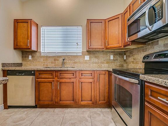 2nd image of 534 E Wescott Dr