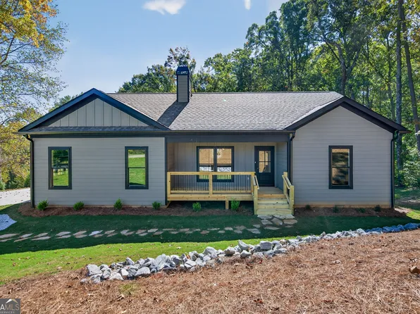 33 Ridge Crest Ct, Cleveland, GA 30528