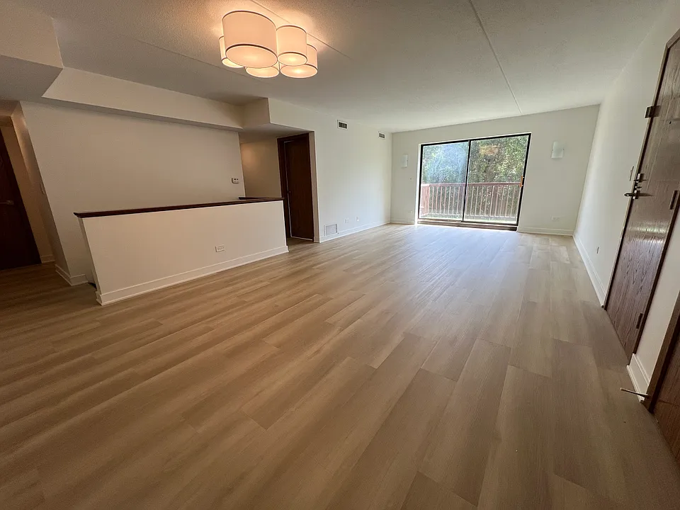 2416 W Foster Ave #1N