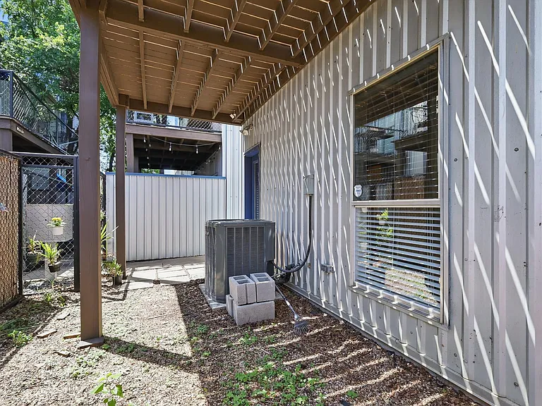 2200 N Peak St — Photo 16