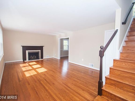 4th image of 5709 Fairfax Dr