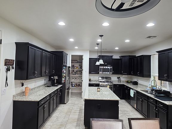 3rd image of 1041 S Annie Ln