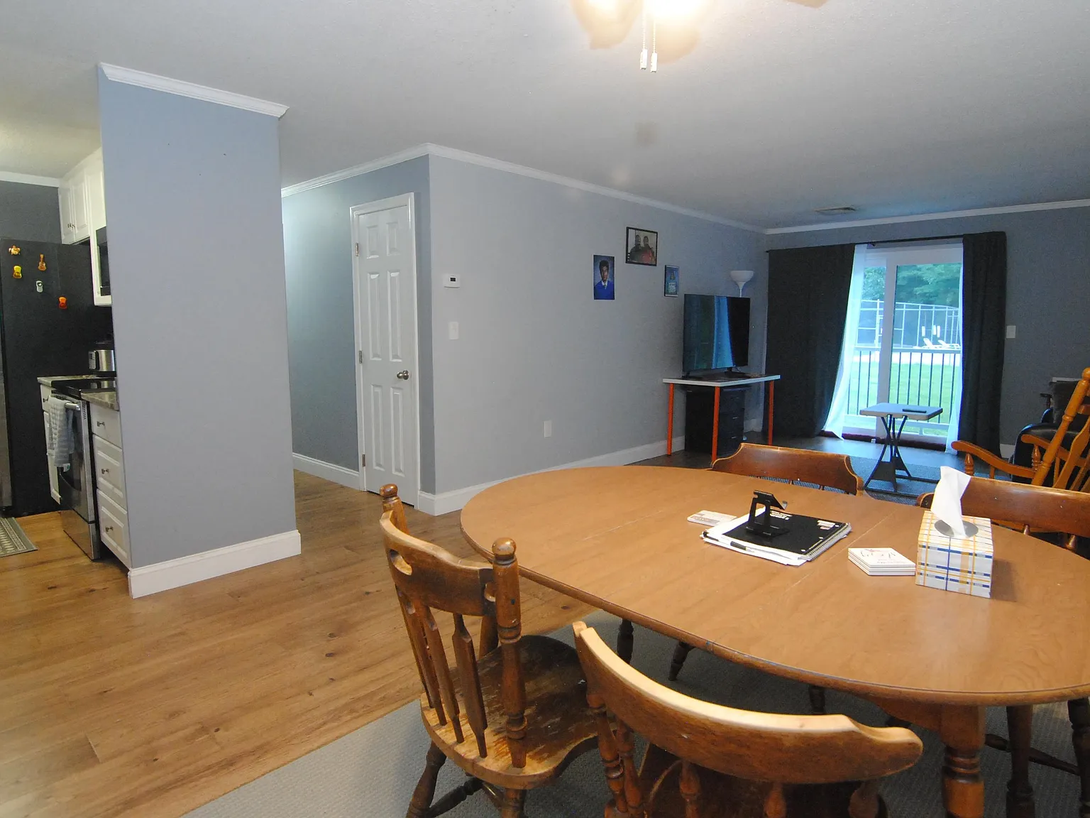 2 bed, 1.0 bath, 912 sqft, $1,875 — Photo 3