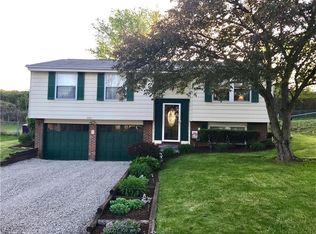 572 Carnival Dr, Pittsburgh, PA 15239