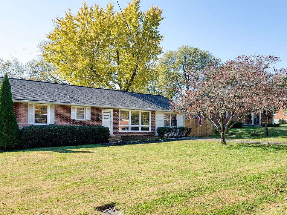 1st image of 2841 Twin Lawn Dr
