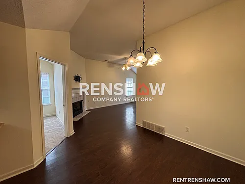6893 Century Oaks Dr Photo 1