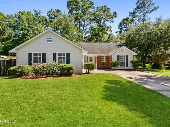 11405 Bayou Pl, Ocean Springs, MS 39564