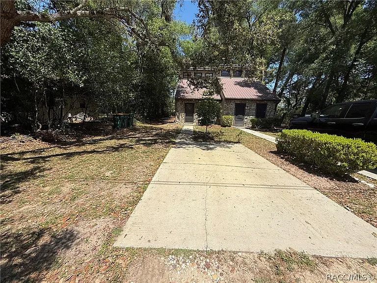 2316 Colby St — Photo 17