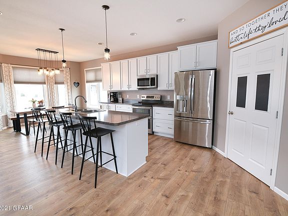 2nd image of 5720 Orchid Cir