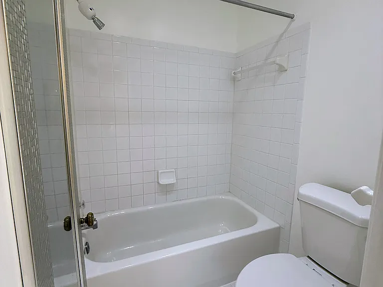 6921 Lafayette Park Dr — Photo 6