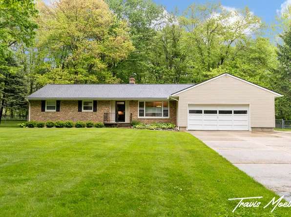 10830 14th Ave NW, Grand Rapids, MI 49534