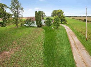 N1402 Green Valley Rd, Pulaski, WI 54162