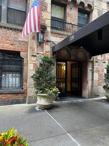 220 E 73rd St APT 2E, New York, NY, 10021
